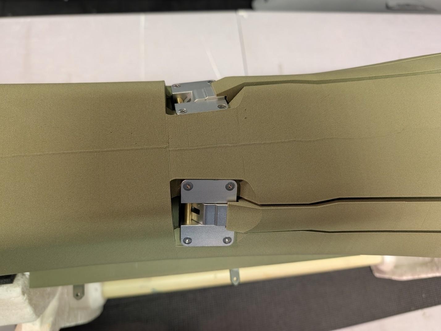 Main gear mounted to the fuselage