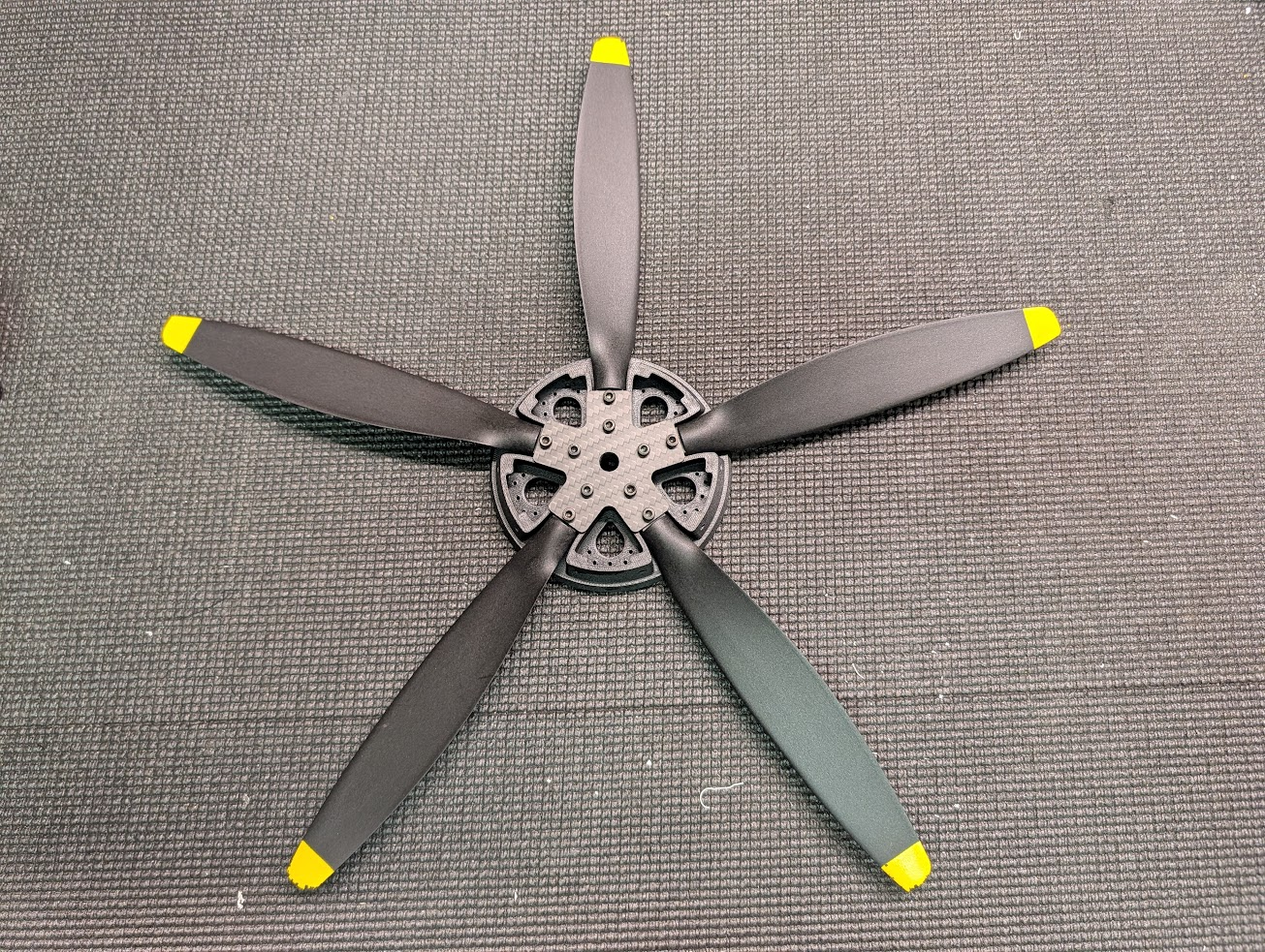 Propeller hub plate secured