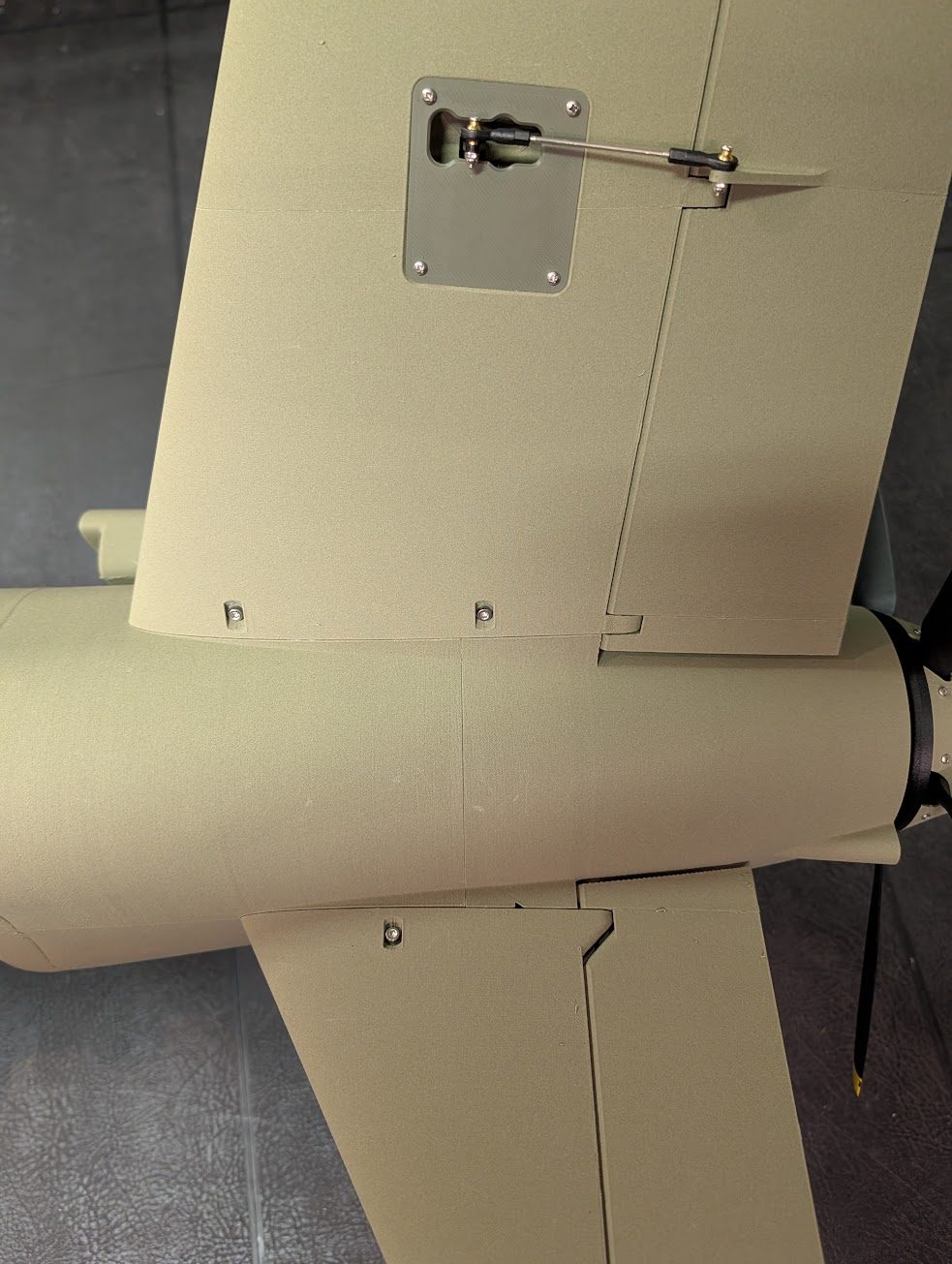 Stabilizer secured with cap screws