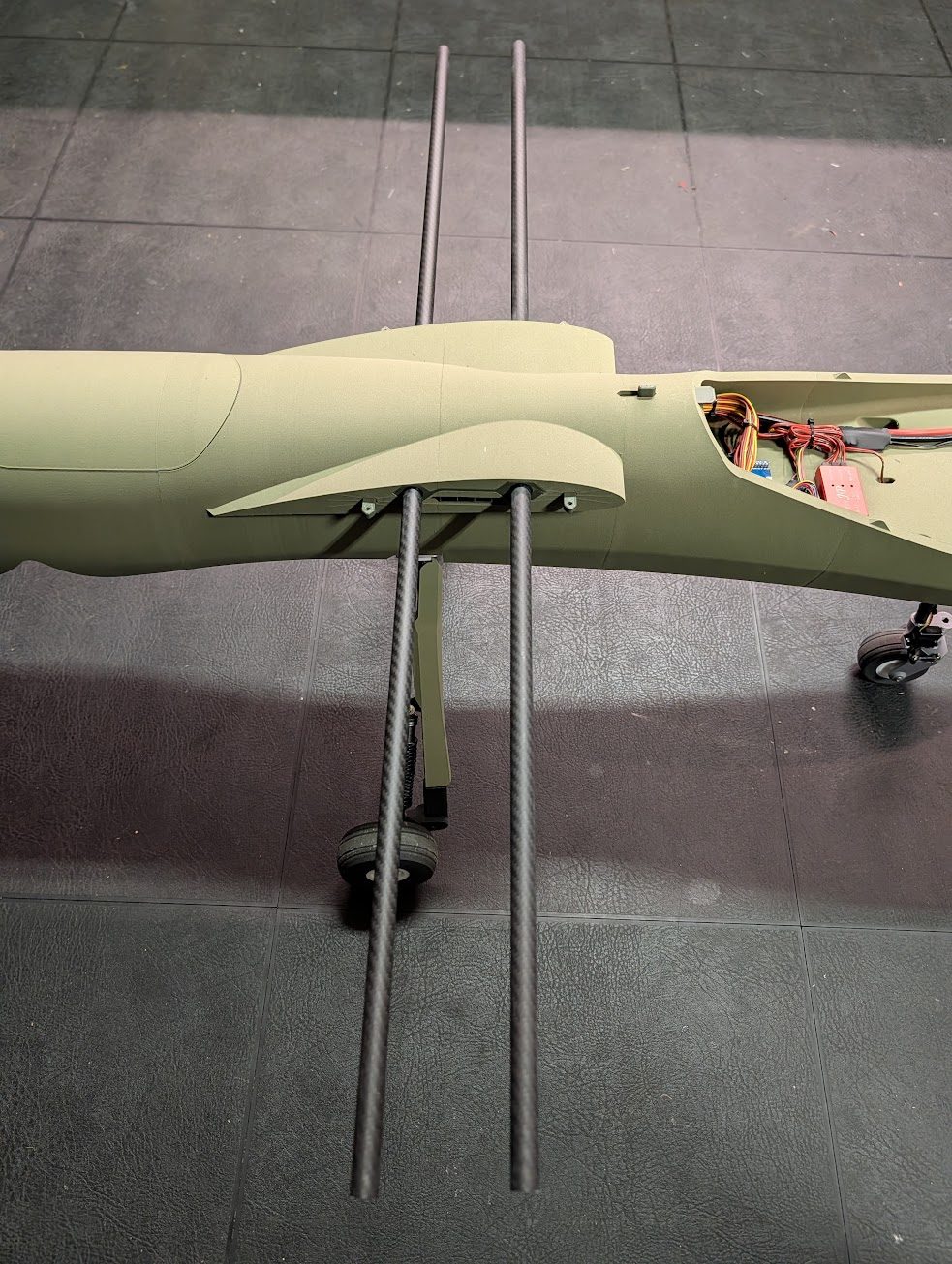 Wing spar tubes inserted into the fuselage