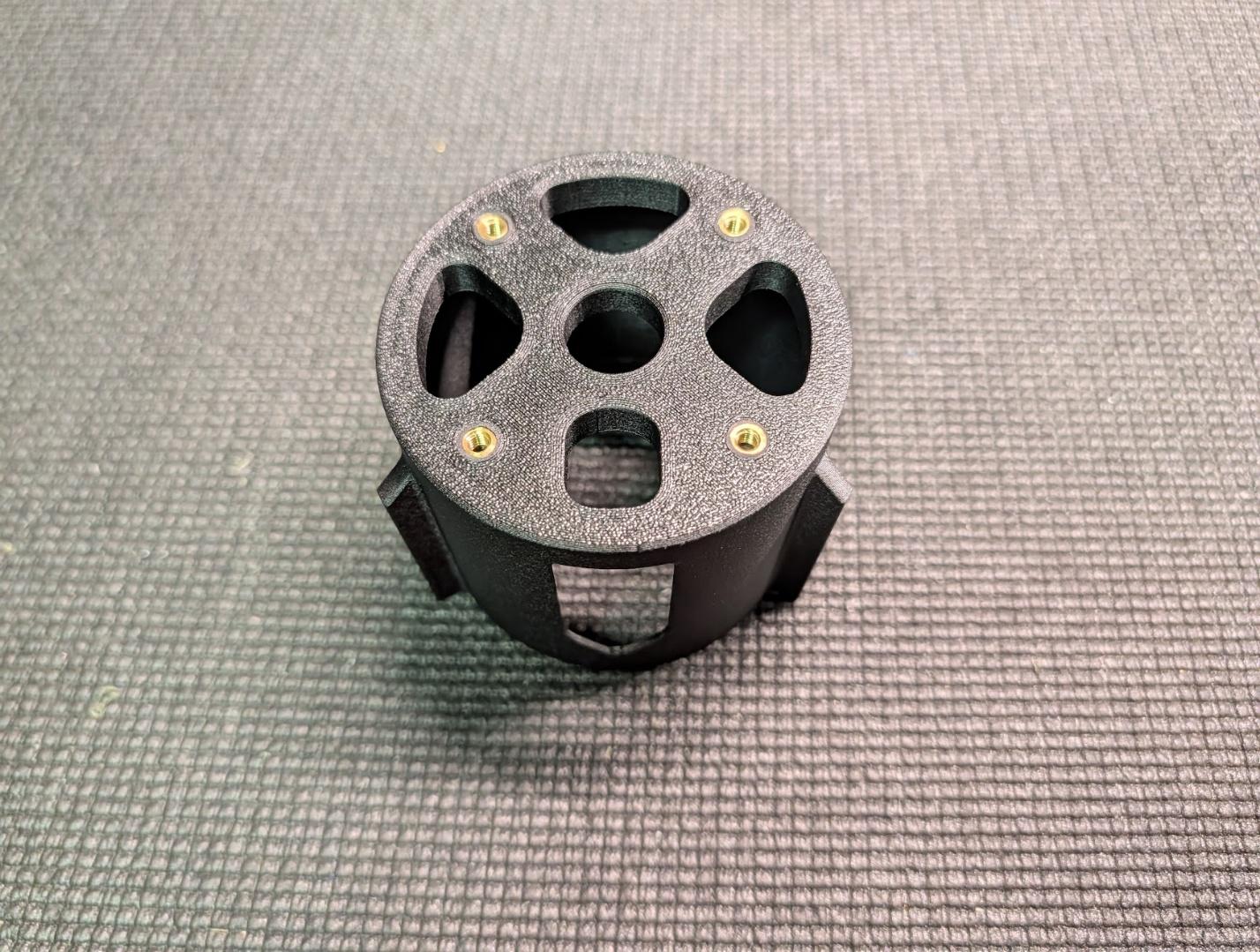 Threaded inserts in the motor mount
