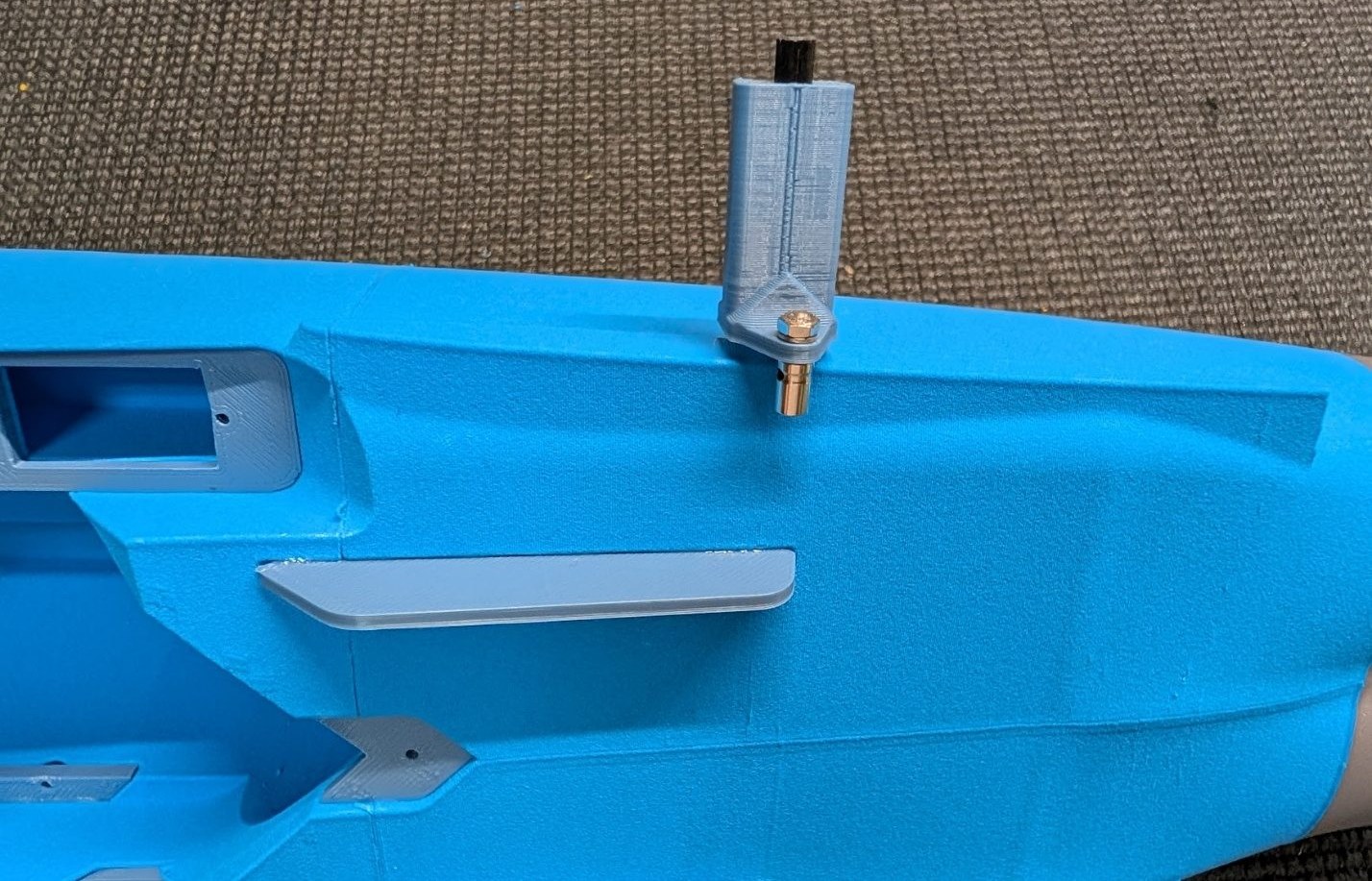 Pivot blocks on the hinge tube