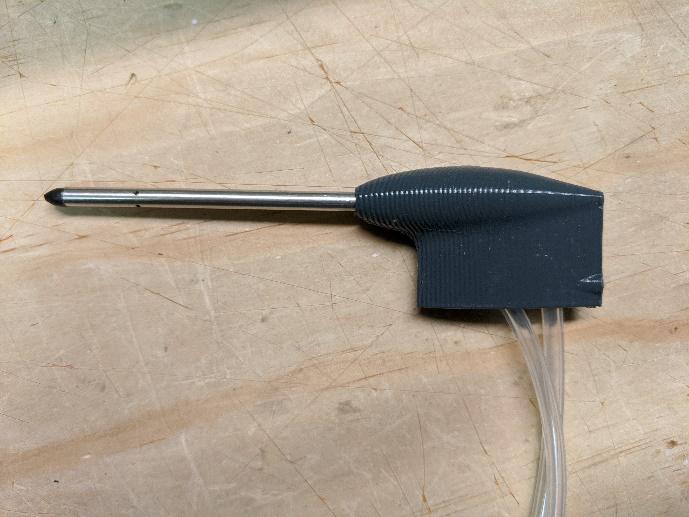Pitot probe mounted in its holder